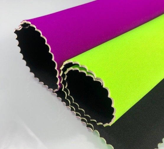 Un seul côté de sport SBR Neoprène en rouleau de tissu 3 mm Silicone éponge en caoutchouc Utilisation pour le pad de souris Pad de yoga